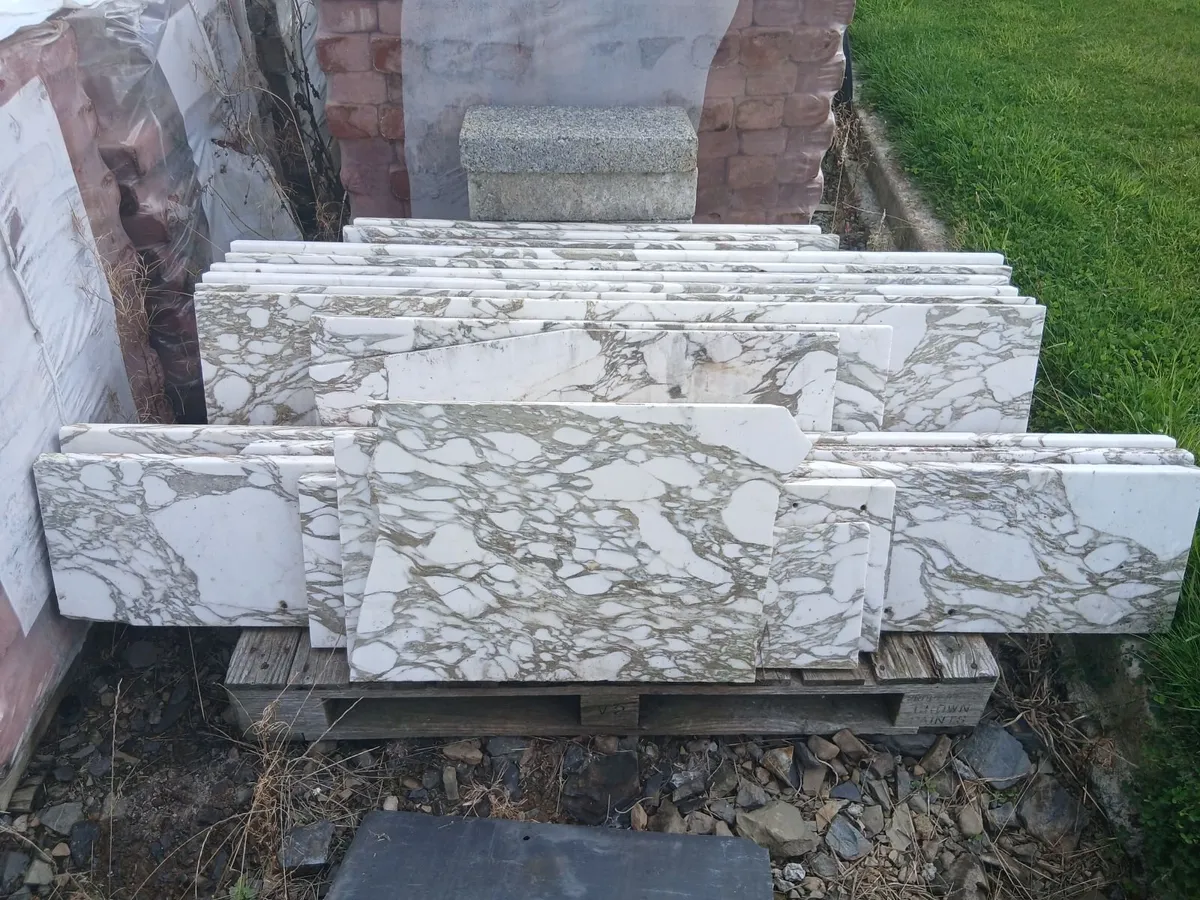 Marble slabs, mantle, fieldstone, slates, gates - Image 1