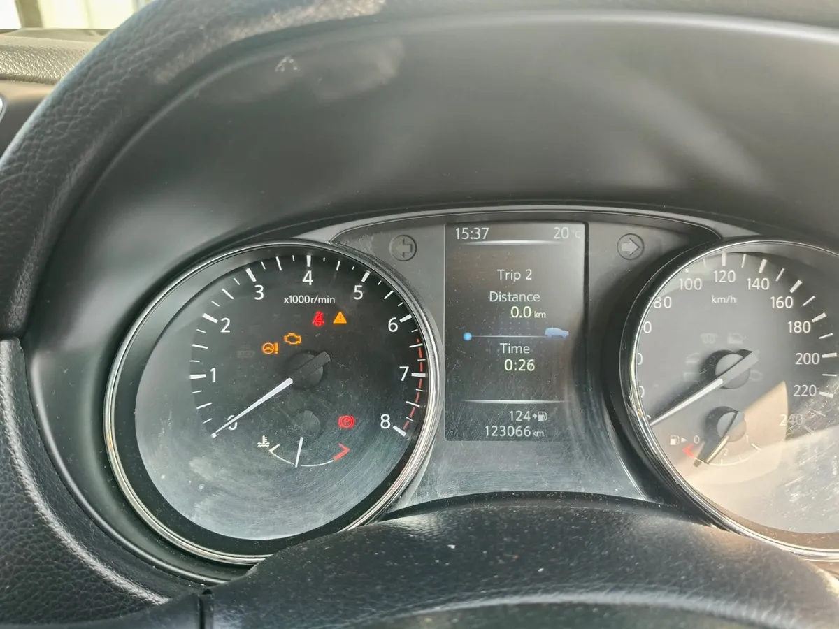 Nissan Qashqai 2015 - Image 3