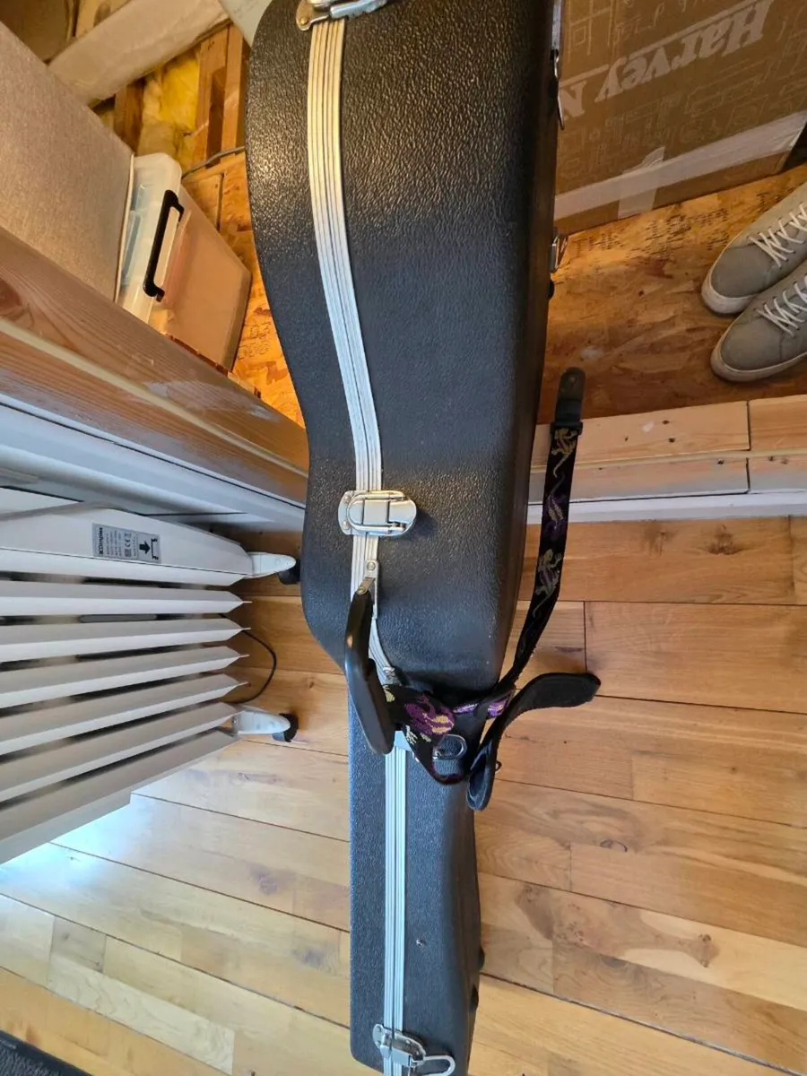 Guitar - Image 2