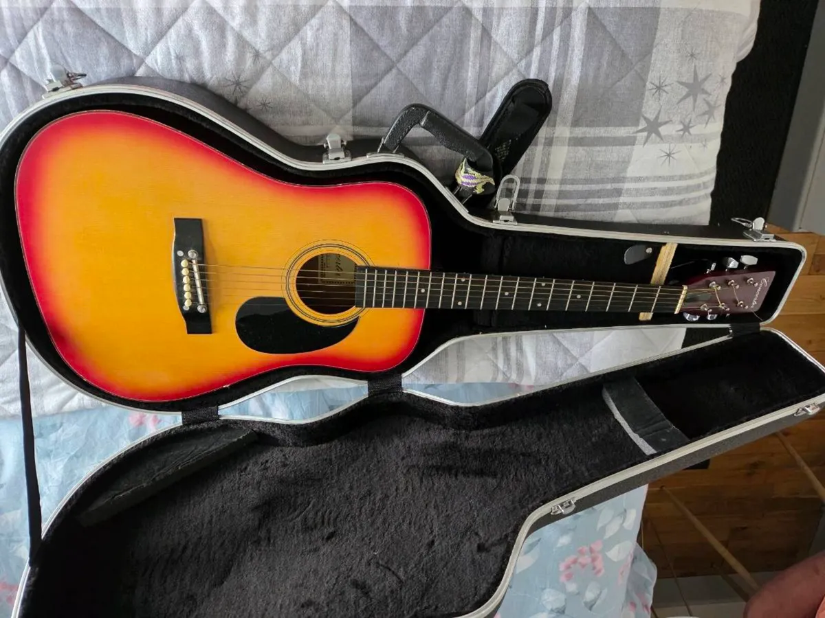 Guitar - Image 4