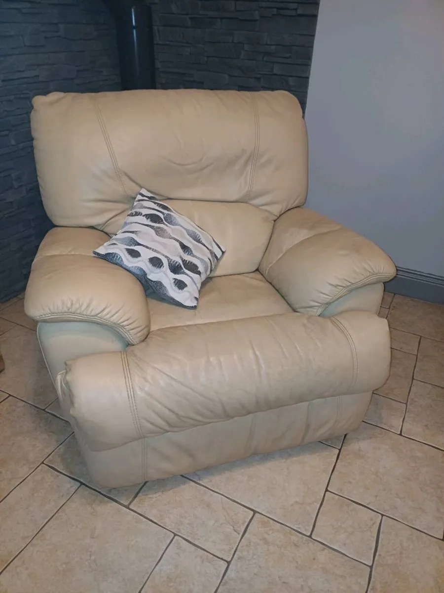 Leather recliner armchair - Image 1