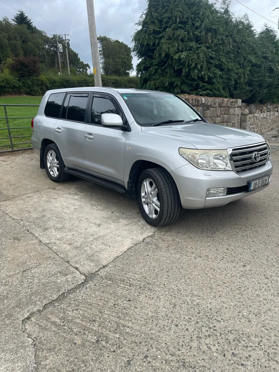 Toyota Landcruiser 200 Amazon - Image 1