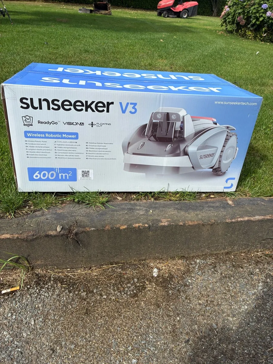 Robotic lawnmower - Image 1