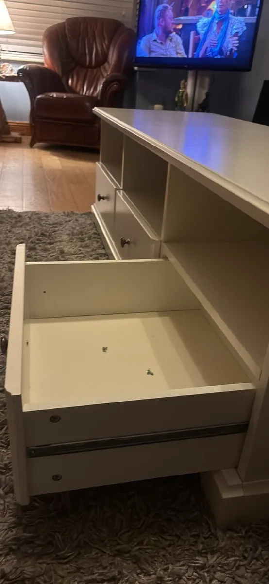 TV stand - Image 4