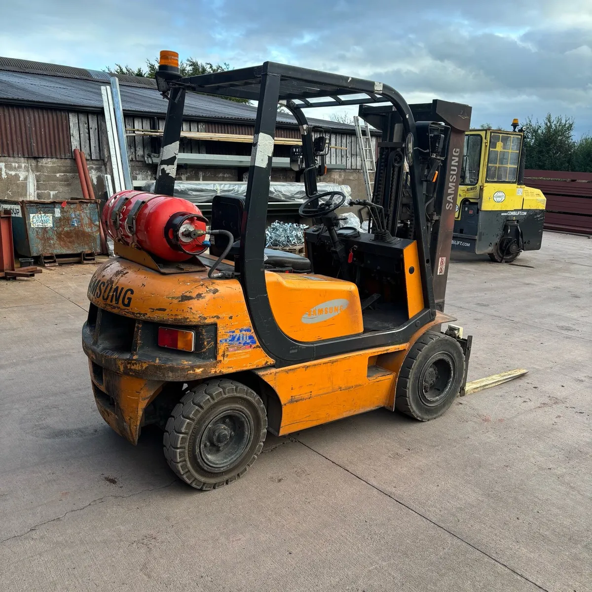 Samsung 2.5ton Forklift - Image 2