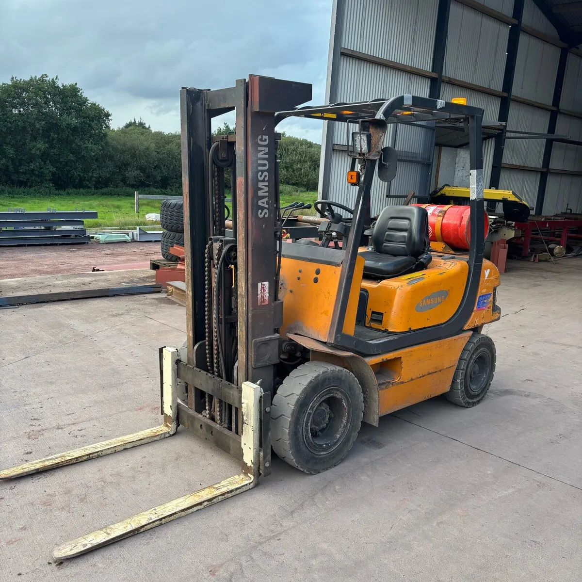 Samsung 2.5ton Forklift - Image 4