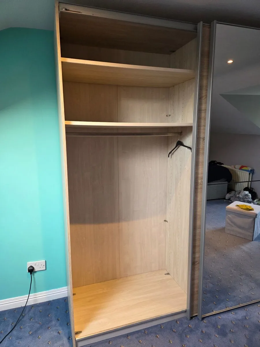 2m Wide Light Oak Effect Sliderobe - Image 3
