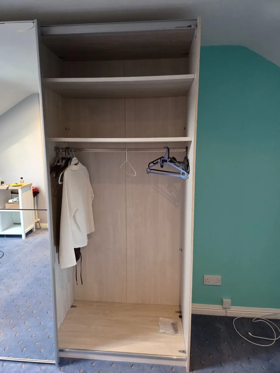 2m Wide Light Oak Effect Sliderobe - Image 2