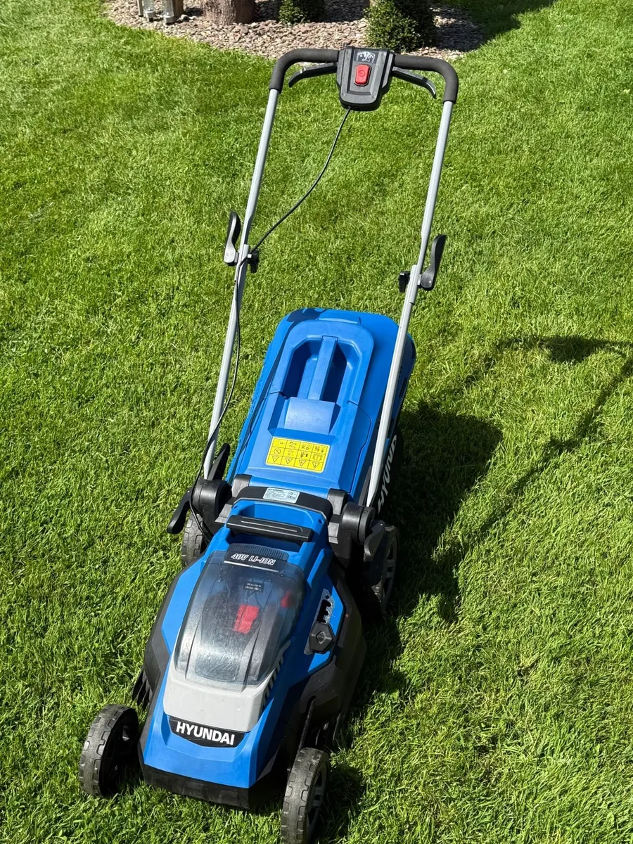 Hyundai Cordless Lawnmower As New - Image 3