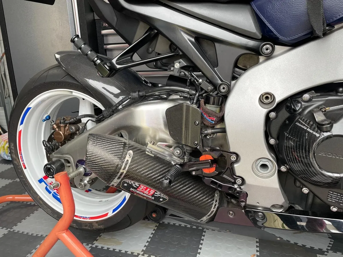 CBR1000 Fireblade many extras - Image 3