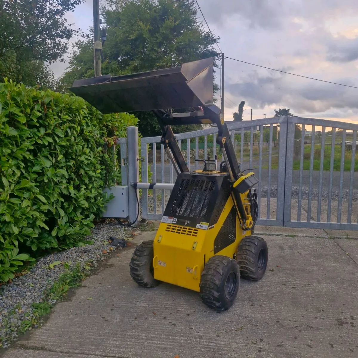 Delano S360 skid steer loader: - Image 3
