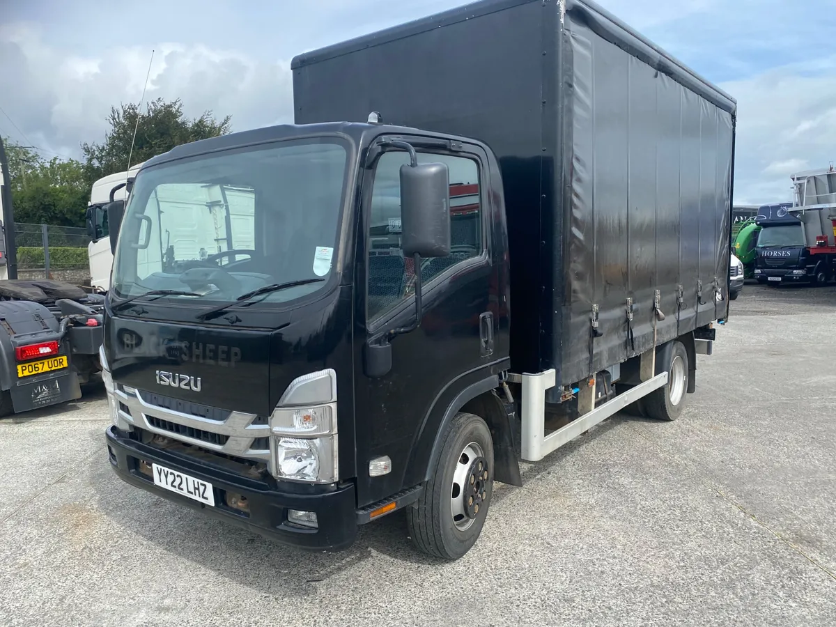 2022 Isuzu 7.5 14 ft Curtiansider. - Image 4