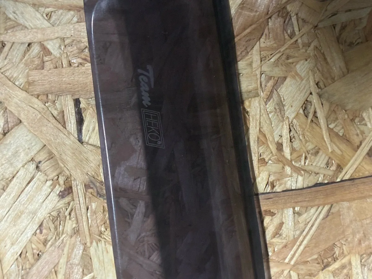 2007 vw Jetta wind deflectors - Image 2