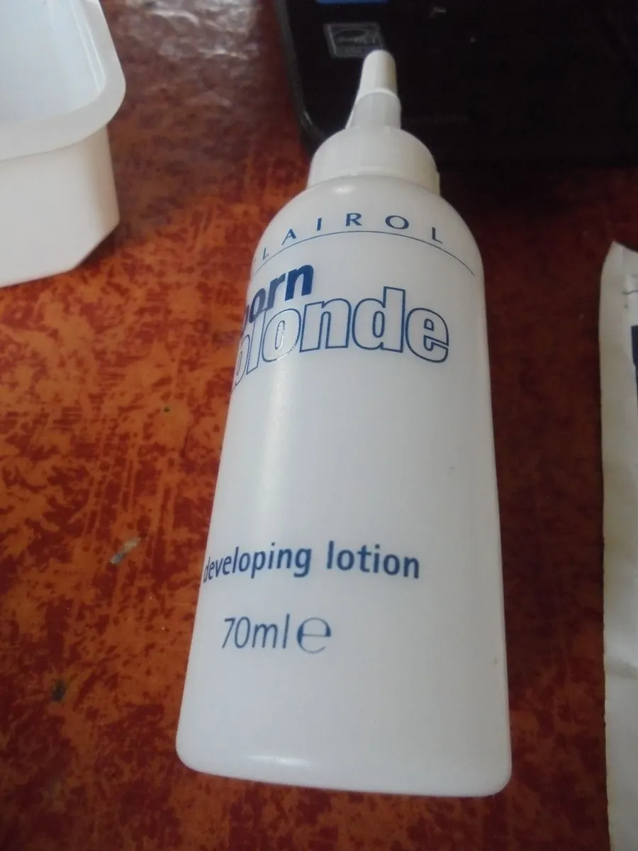 Clairol Highlighting Kit for Sale - Image 4