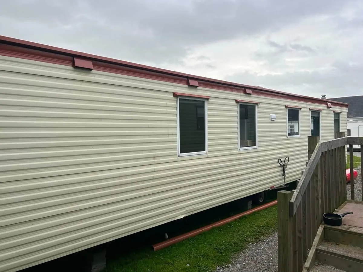 36x10 Mobile Home - Image 2