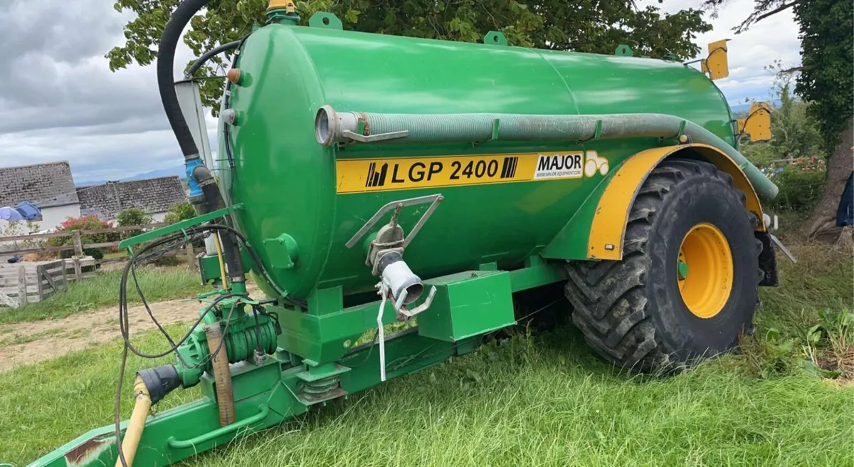 Major slurry tanker - Image 1
