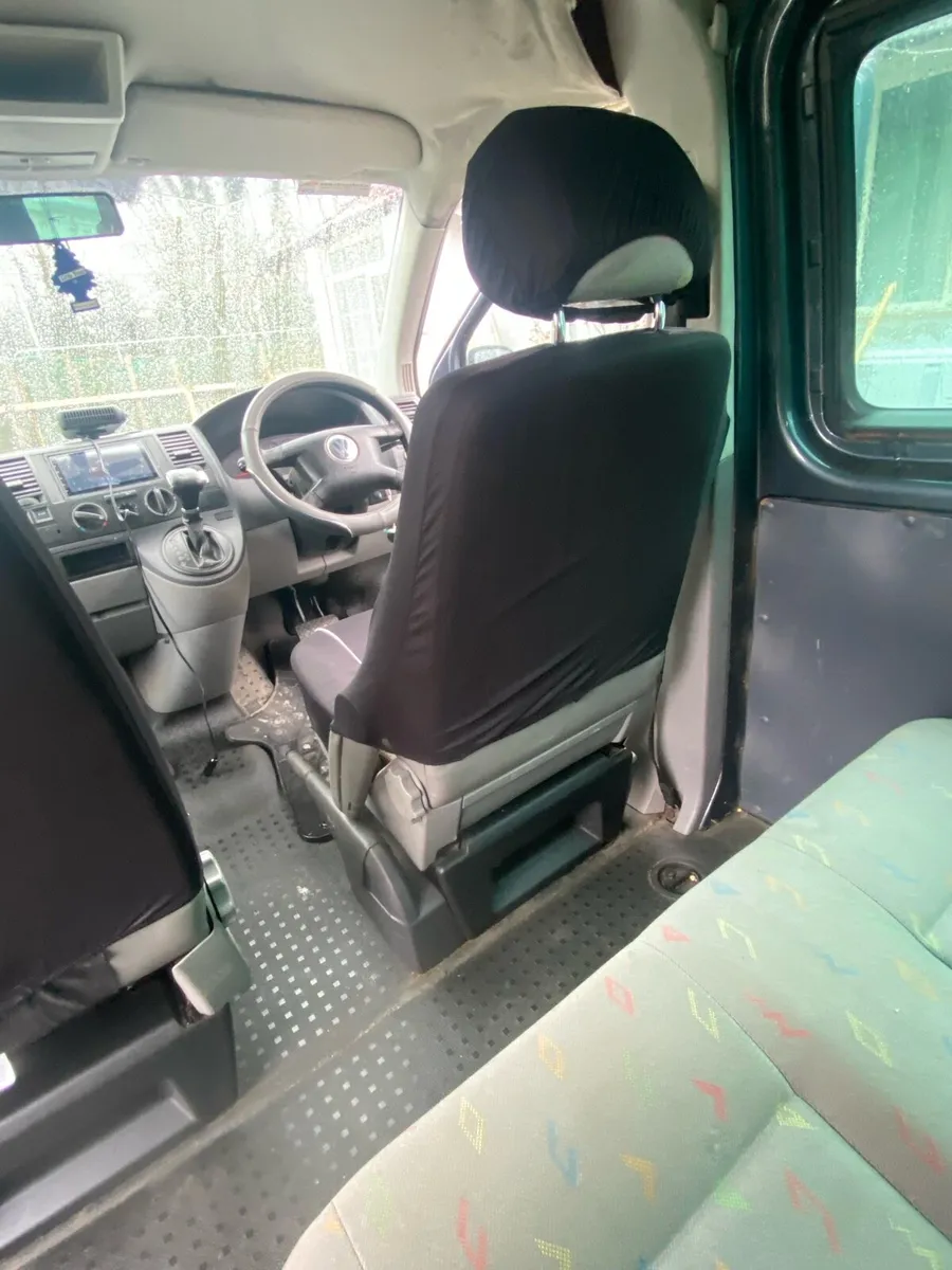 Car Volkswagen Transporter - Image 2