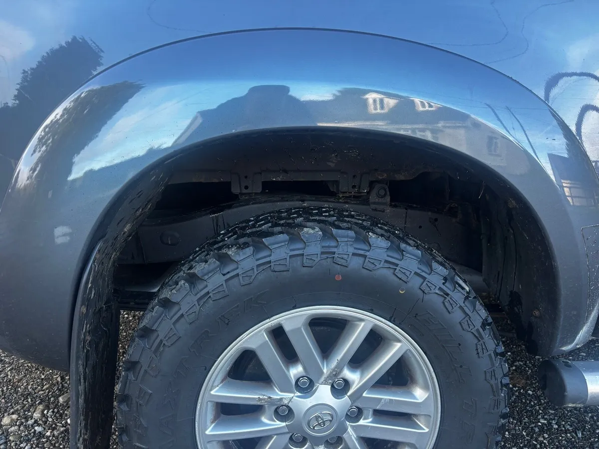 2012 Toyota Hilux - Image 4