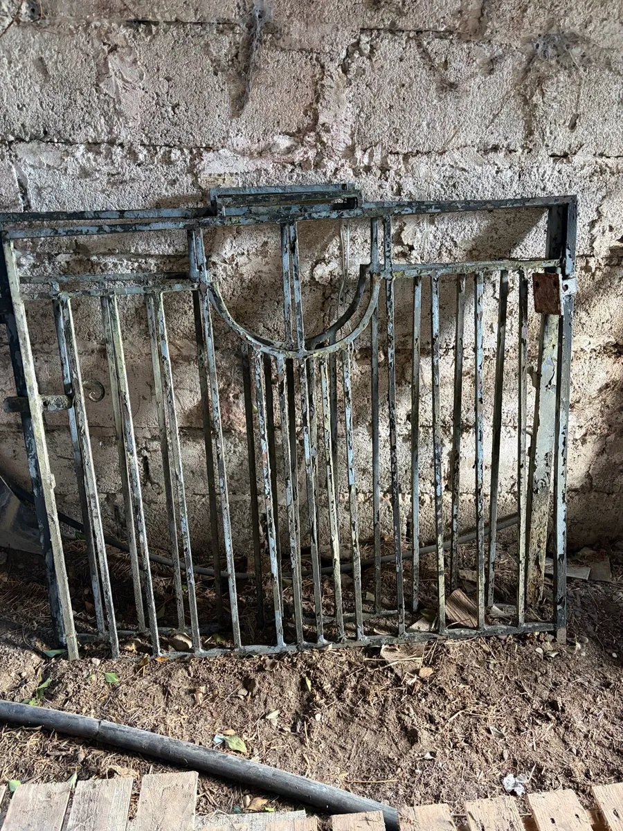 Steel gate - Image 2