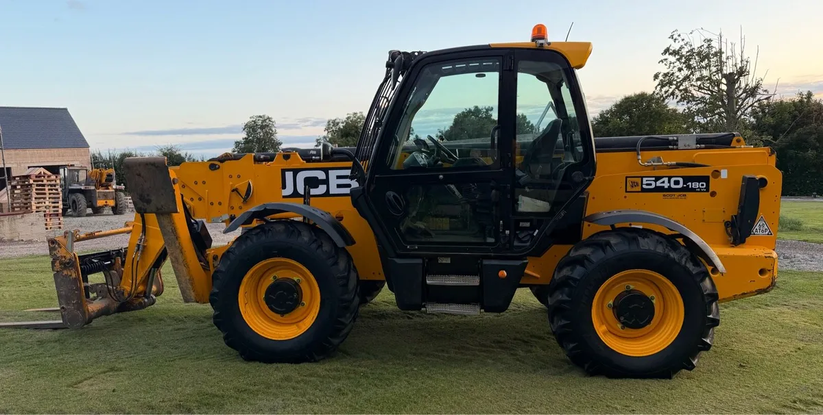 2019 JCB 540-180 - Image 1