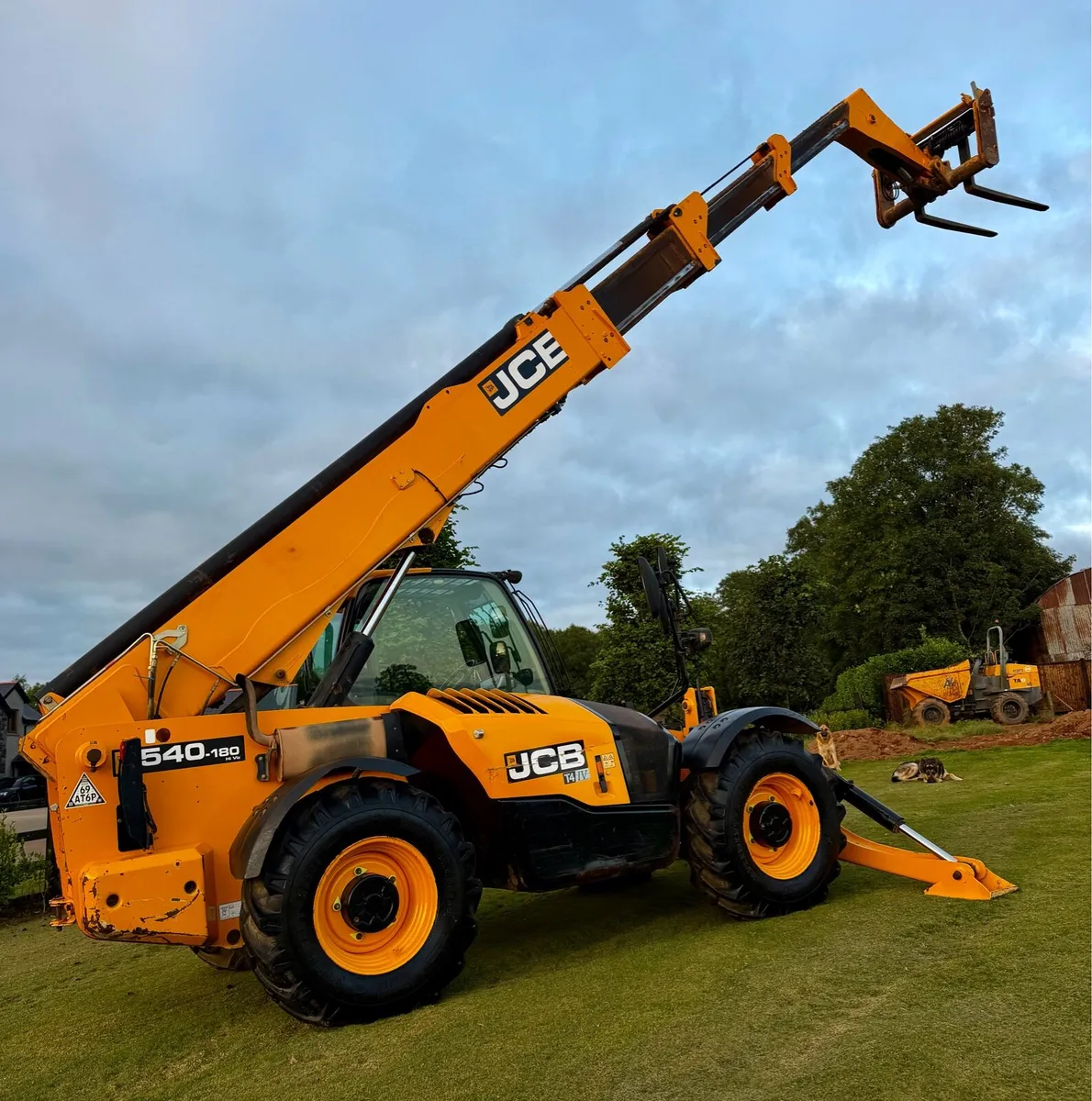 2019 JCB 540-180 - Image 2