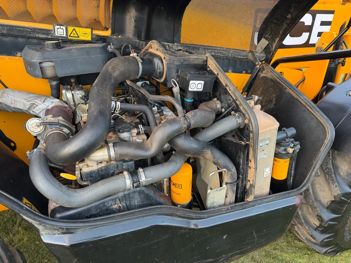 2015 JCB 540-140 - Image 3
