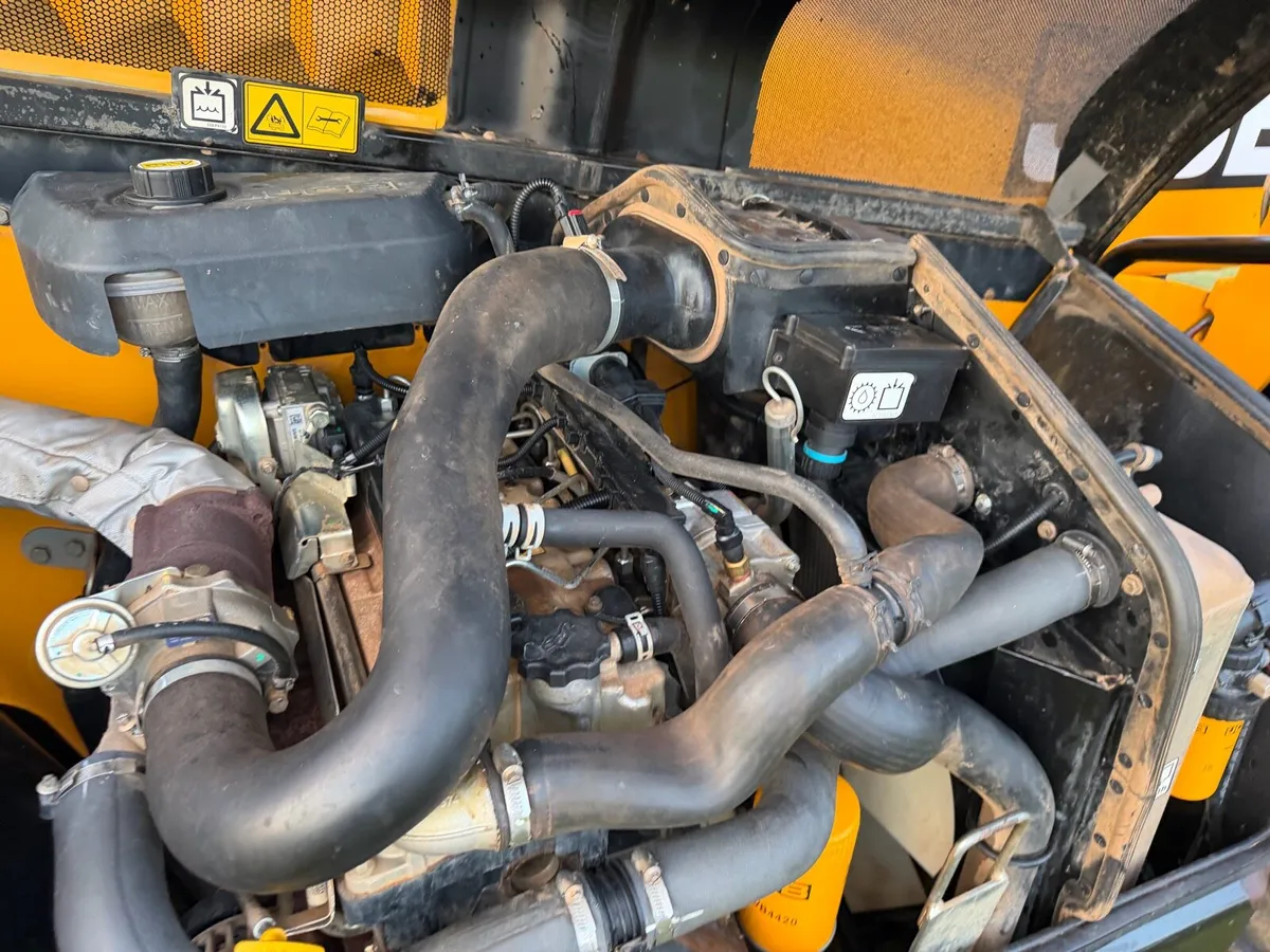 2015 JCB 540-140 - Image 4