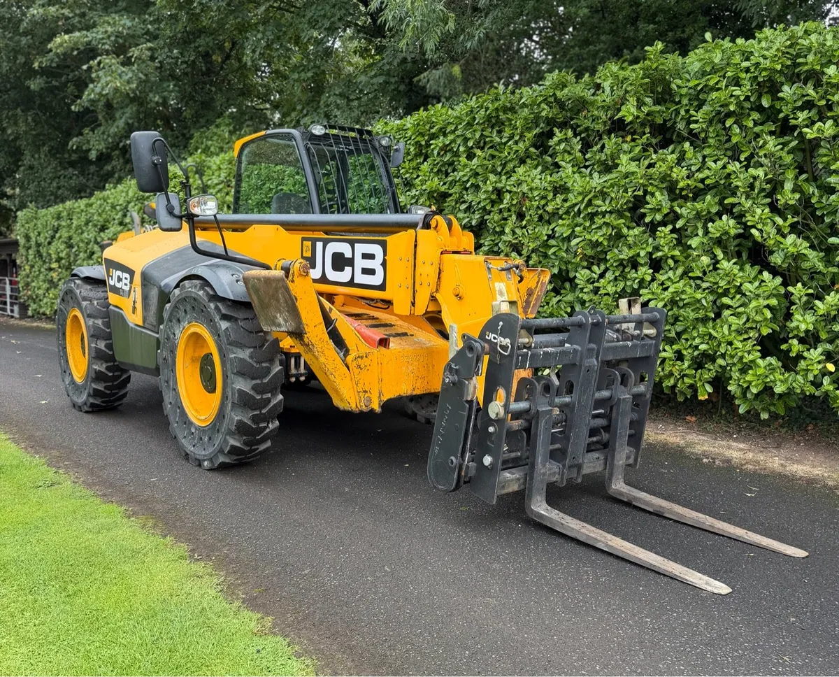 2015 JCB 540-140 - Image 1