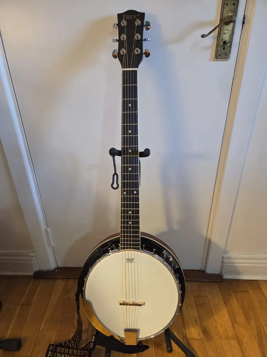 Banjo Guitar - Image 1