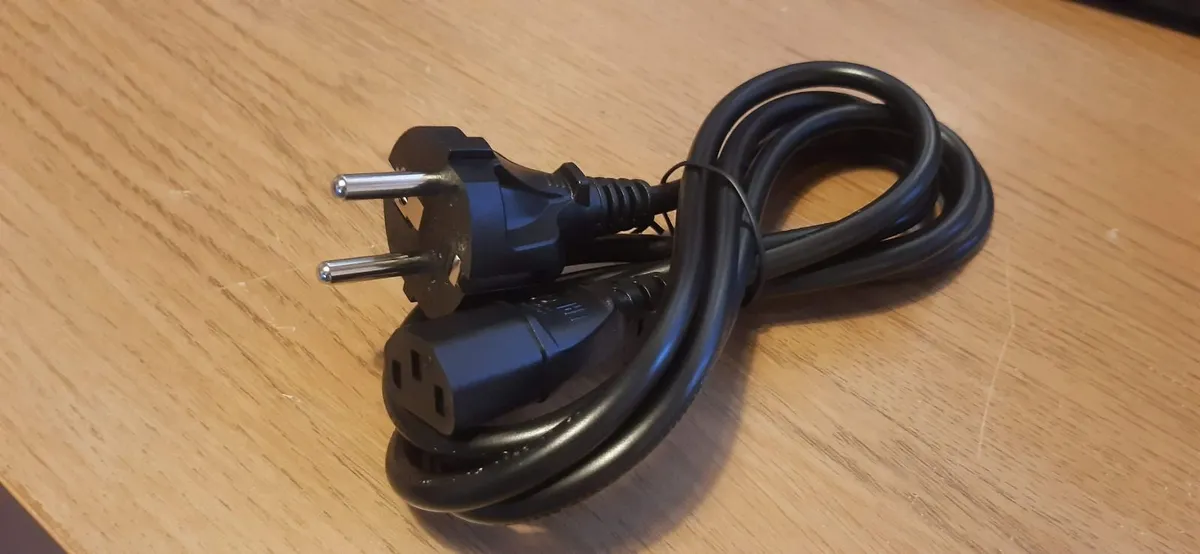Computer or monitor lead - Image 1