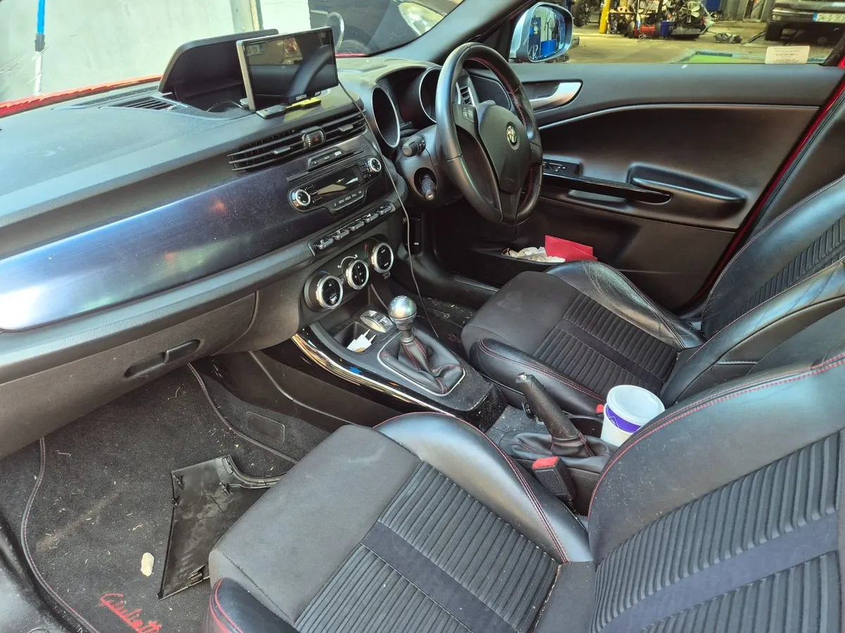 Alfa Romeo Giulietta Cloverleaf - Image 2
