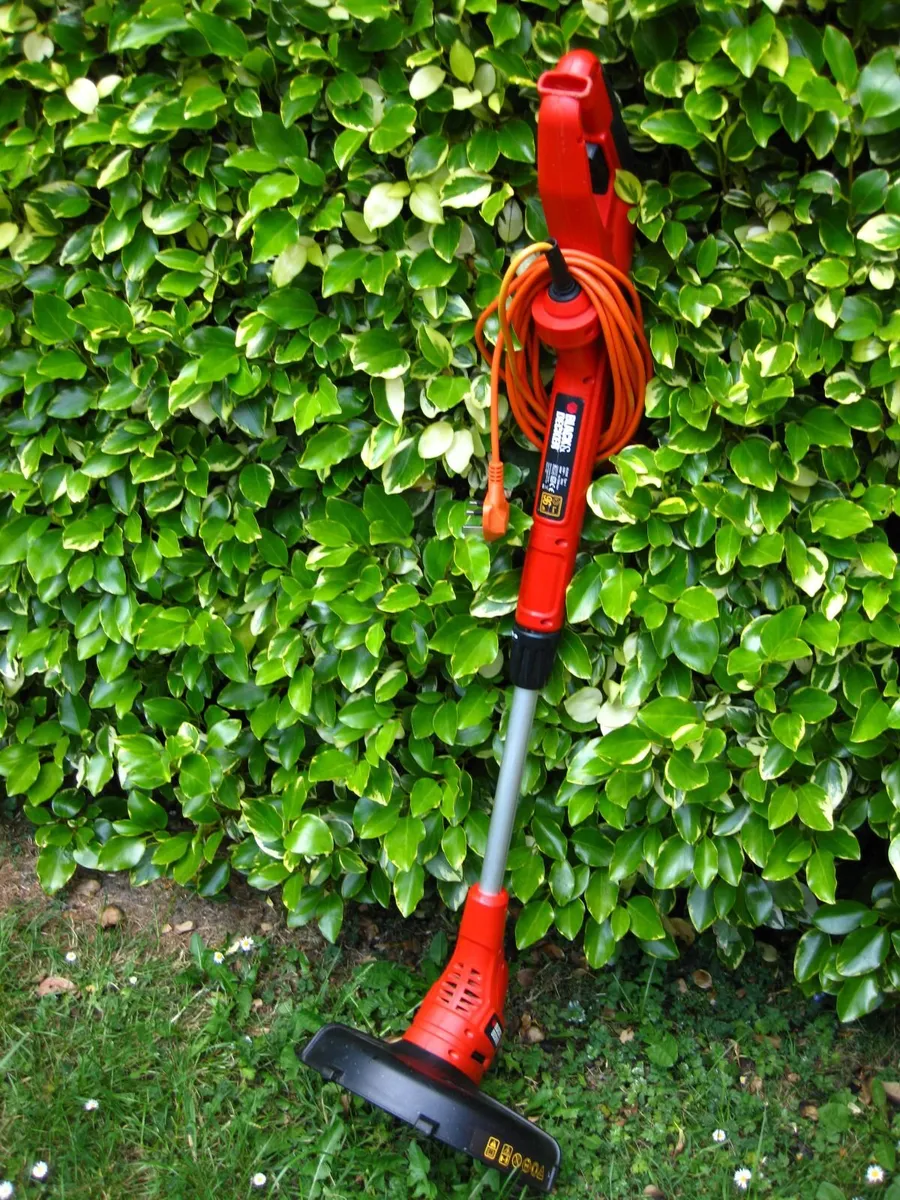 Black & Decker Electric Strimmer. - Image 2