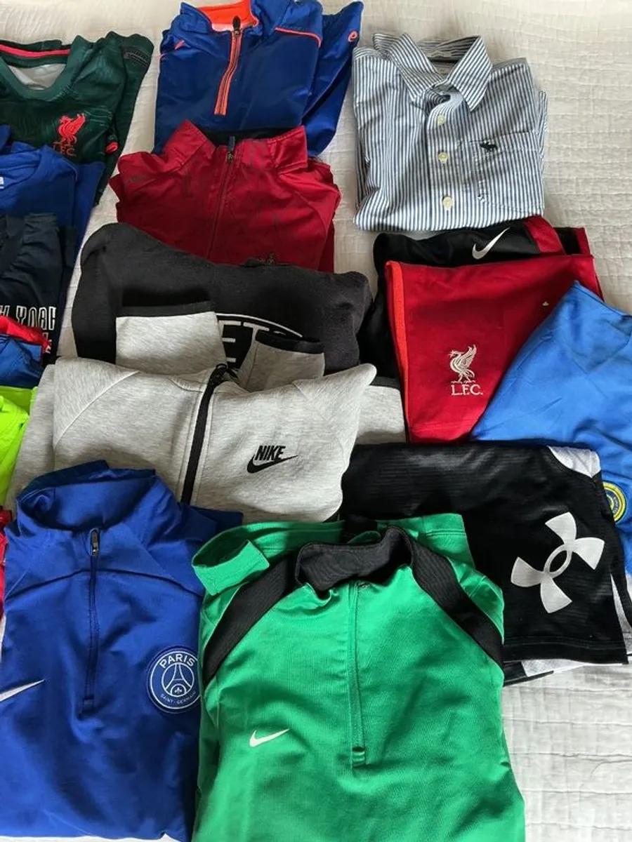 Boys Clothes Bundle age 10, kids size L, 30 items - Image 3