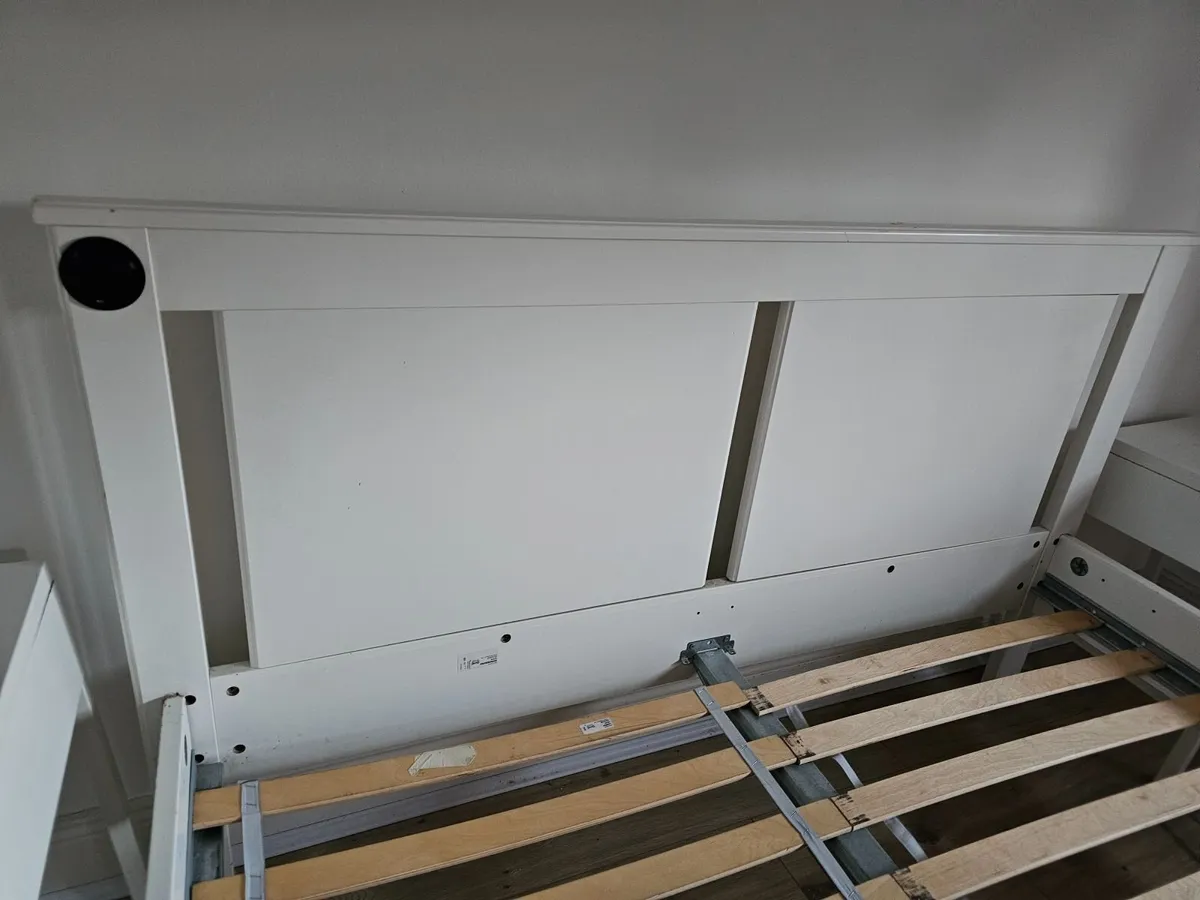 Kingsize bedframe and bedside tables - Image 3