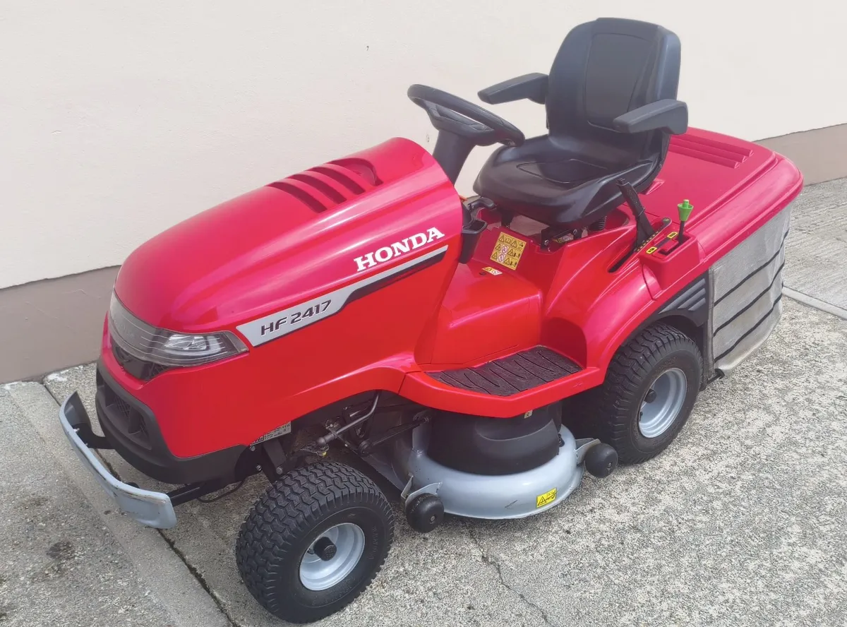 Honda 2417 Ride On Lawnmover - Image 2