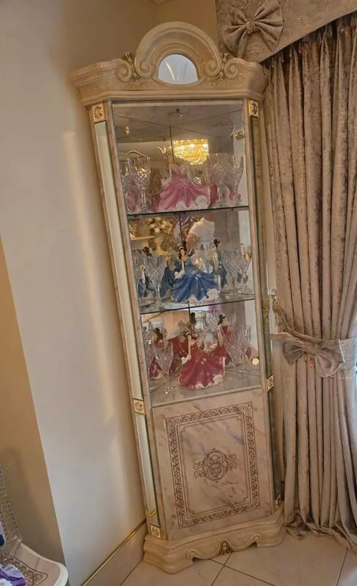 Italian furniture - Image 3