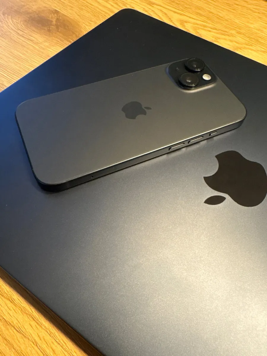 iPhone 15 128GB – Very Good Condition - Image 4