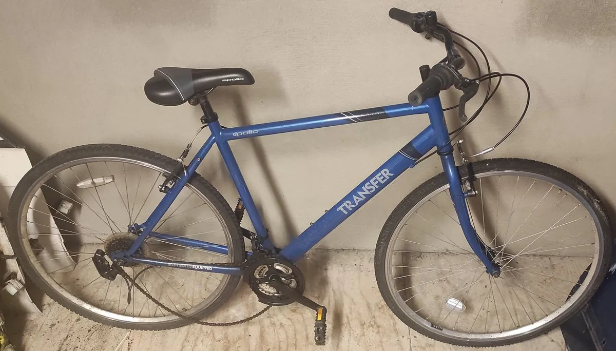 Apollo Transfer Mens Hybrid Bike - Image 1
