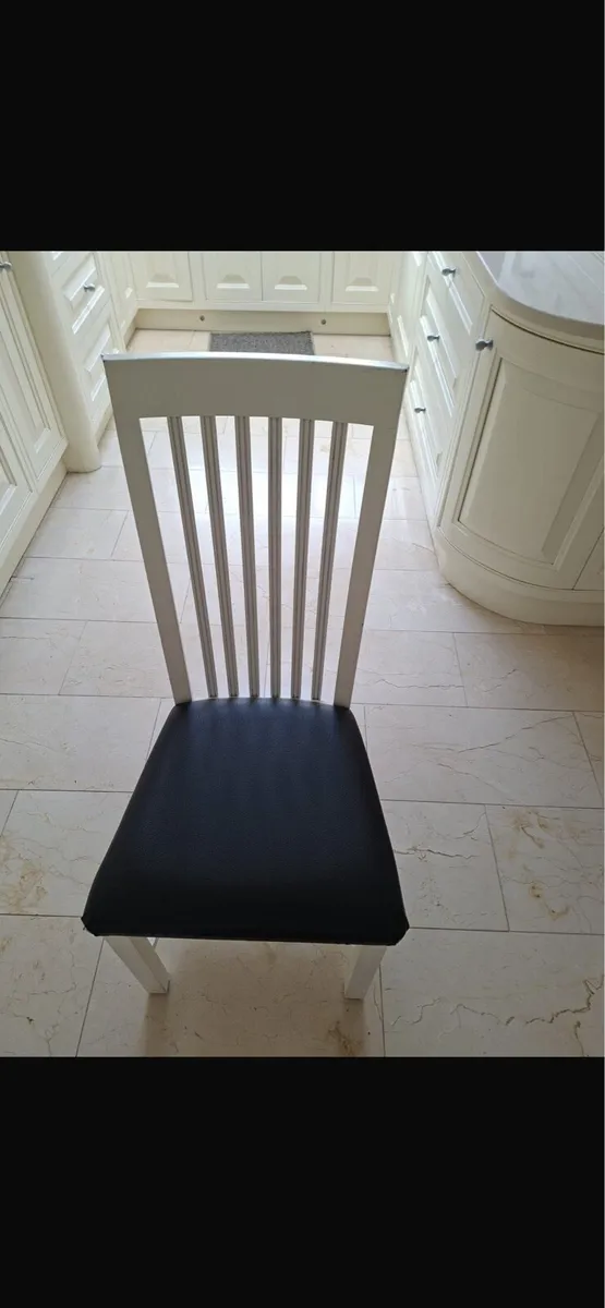 Kitchen dining table and 6 chairs - Image 2