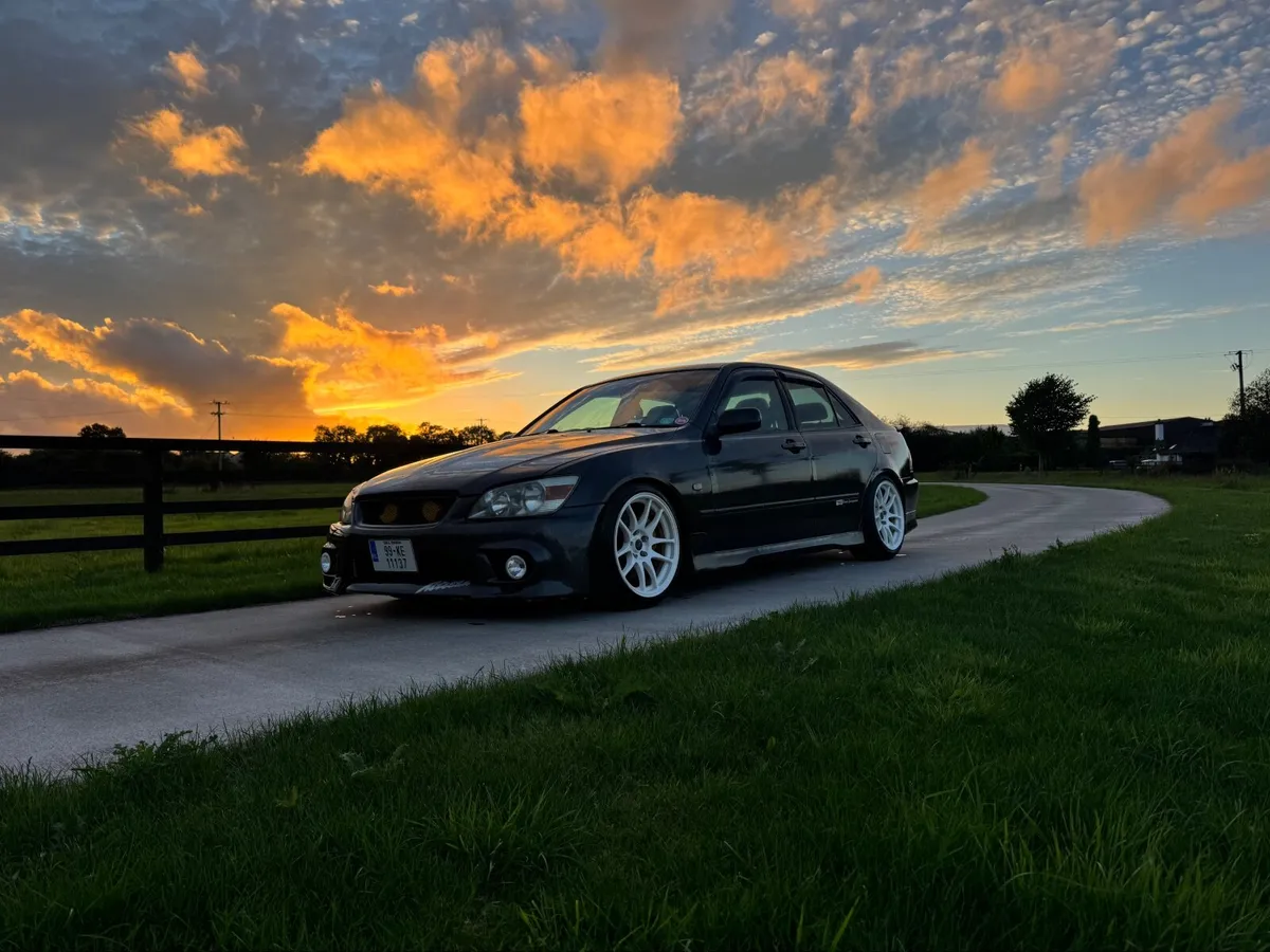 Toyota Altezza - Image 3