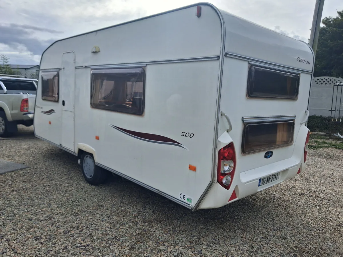 2007 fixed bunk bed 5/6 berth caravan with awning - Image 4