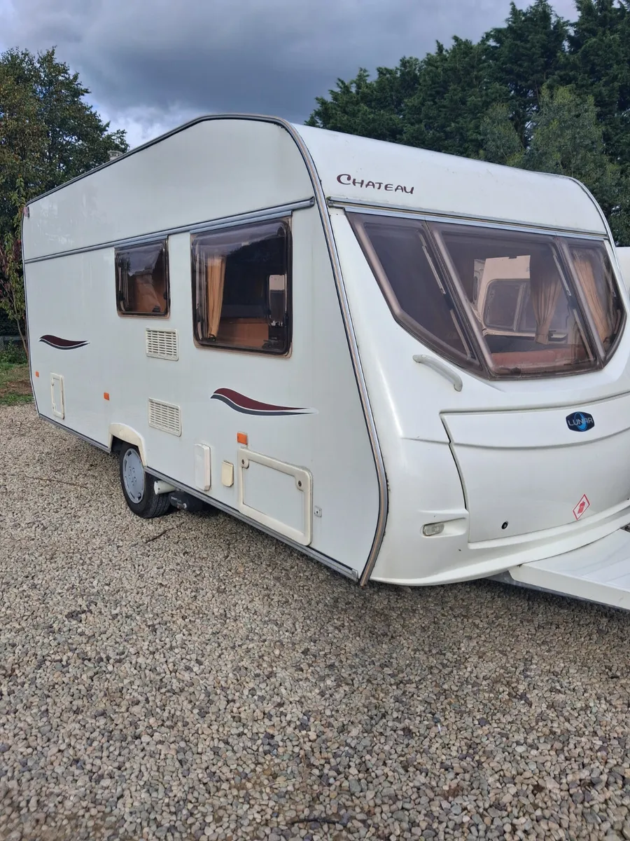 2007 fixed bunk bed 5/6 berth caravan with awning - Image 2