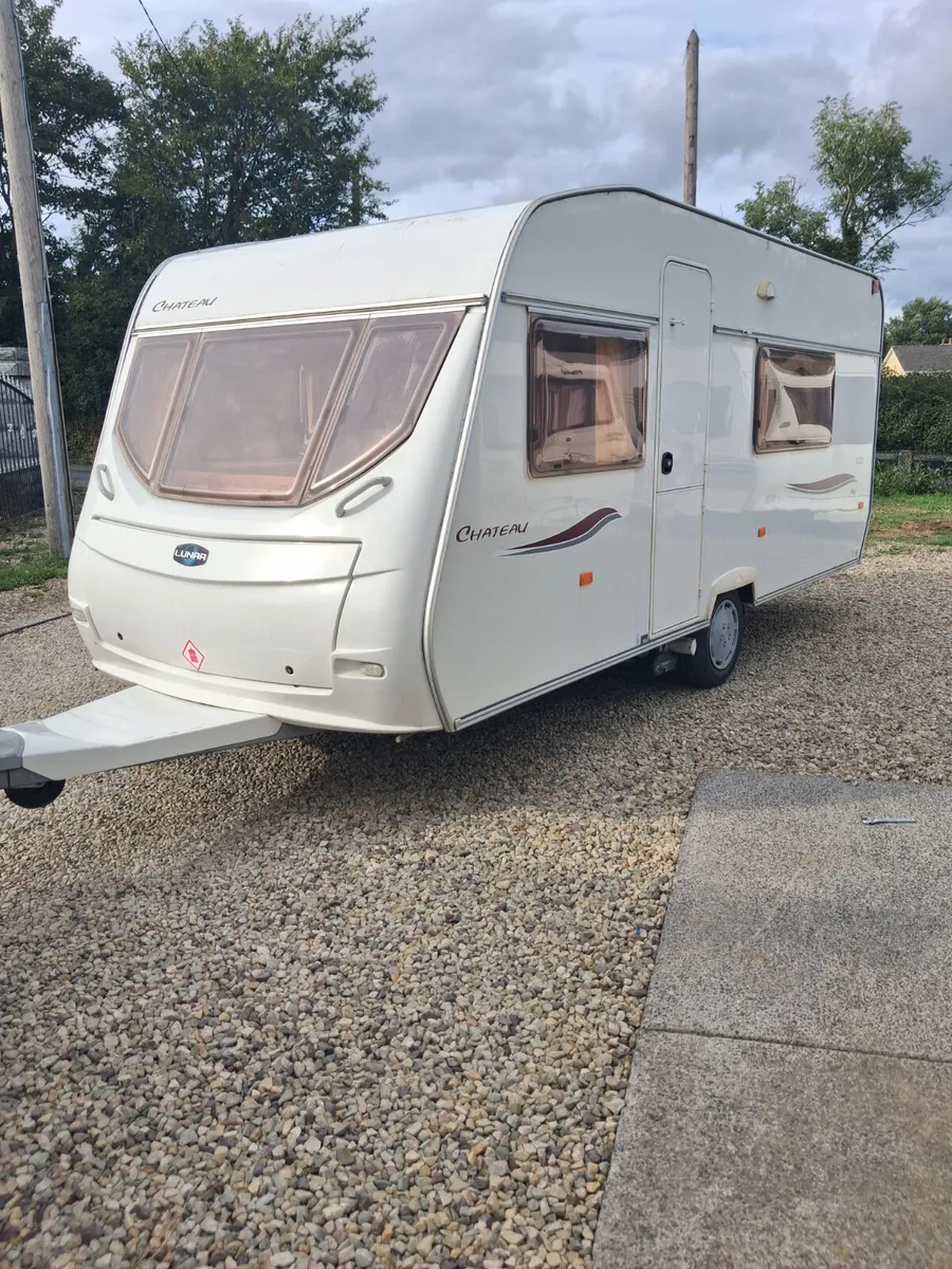 2007 fixed bunk bed 5/6 berth caravan with awning - Image 1