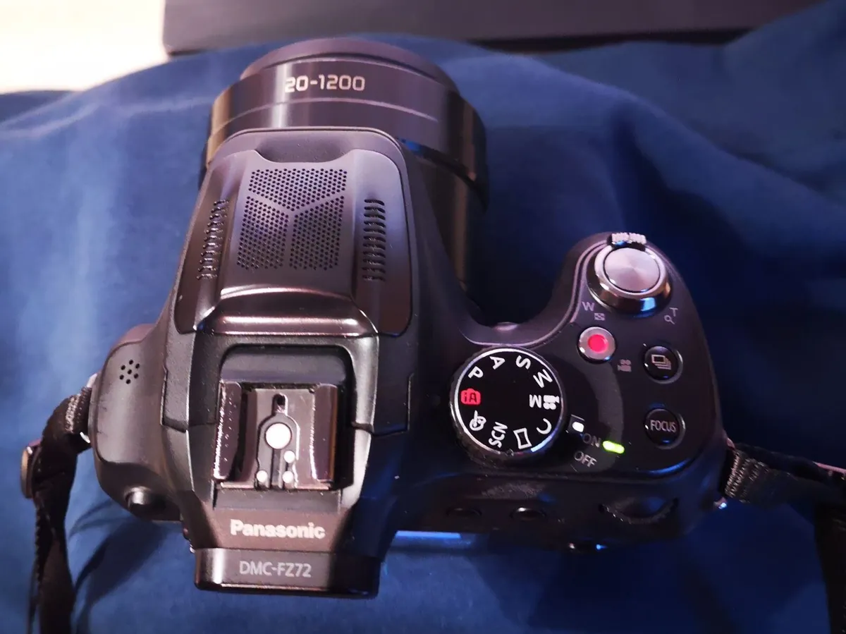 Panasonic Lumix DMC-FZ72 / 60x Optical Zoom / 64GB - Image 3