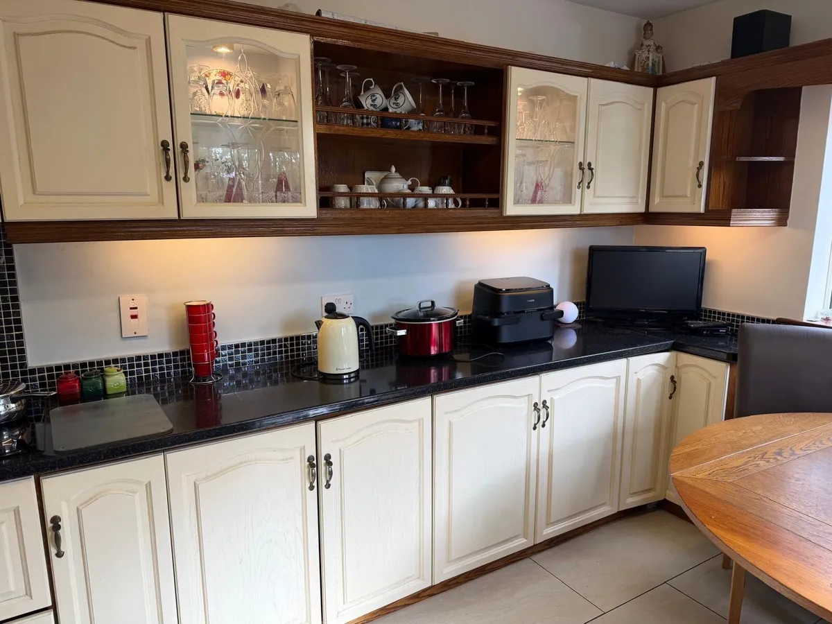 Solid Oak Kitchen - Image 4