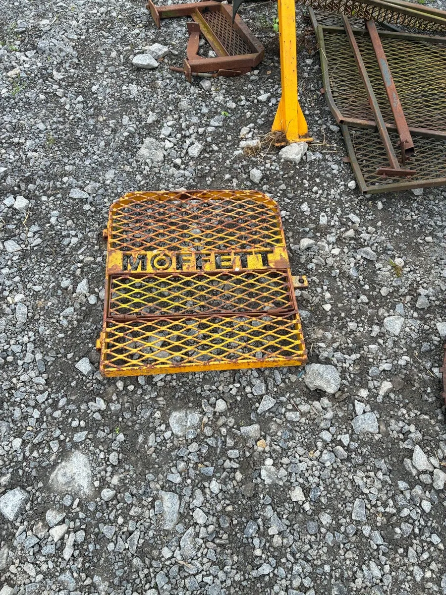 Moffett hedgecutter - Image 1
