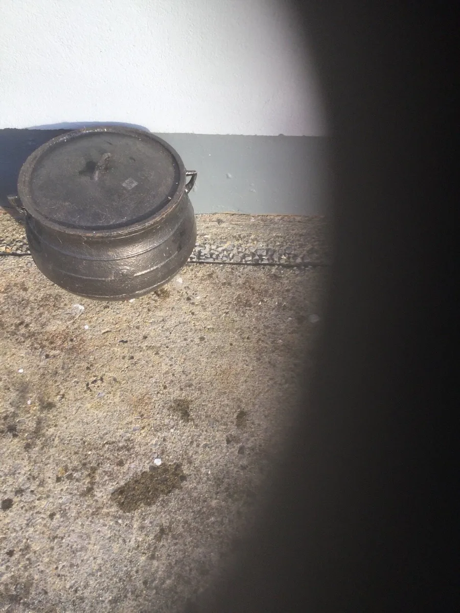 Pots - Image 1
