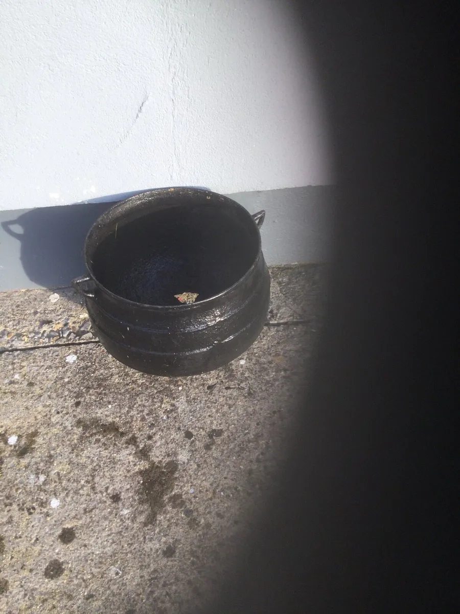 Pots - Image 3
