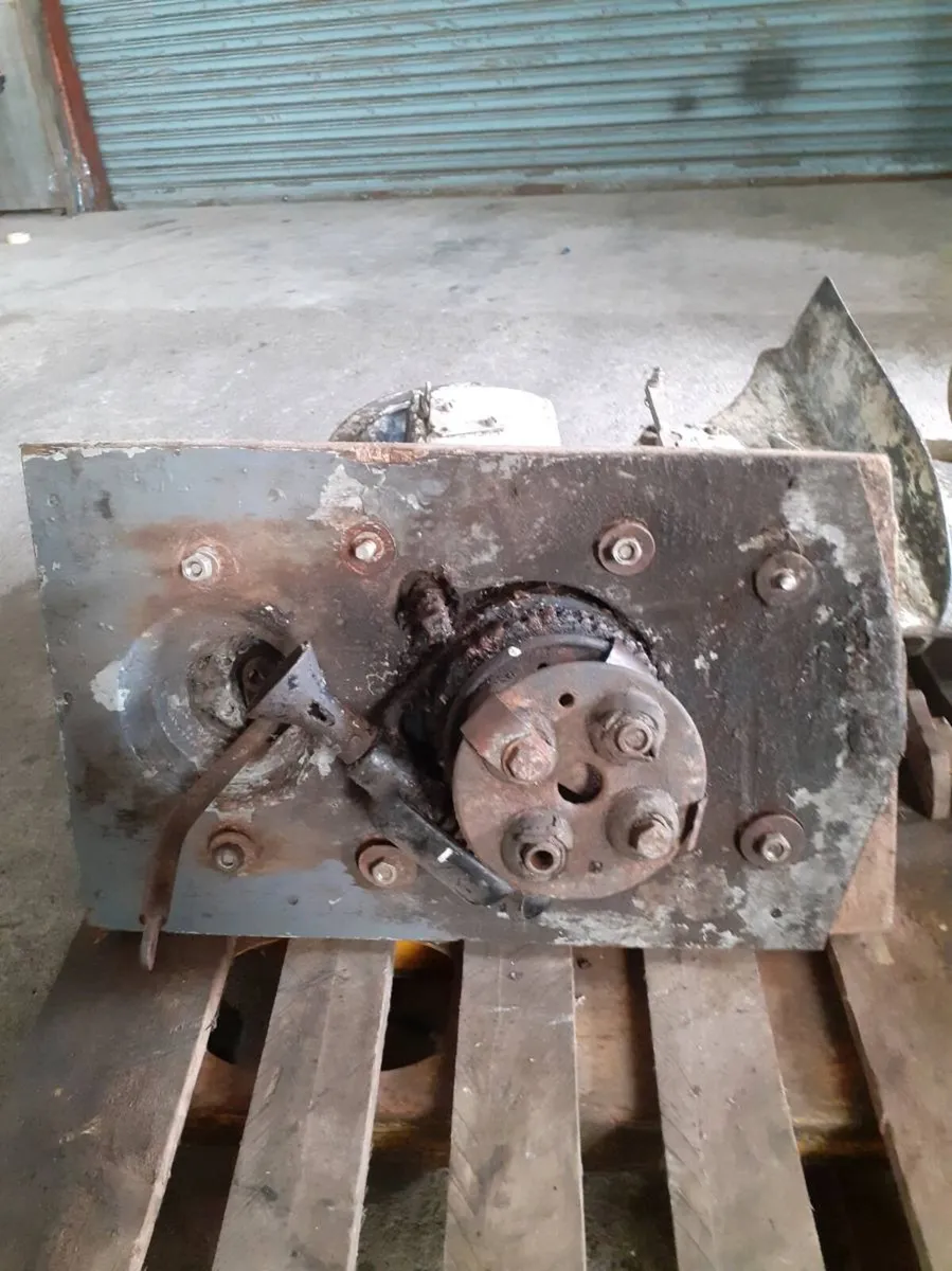 Enfield outdrive and steering - Image 4