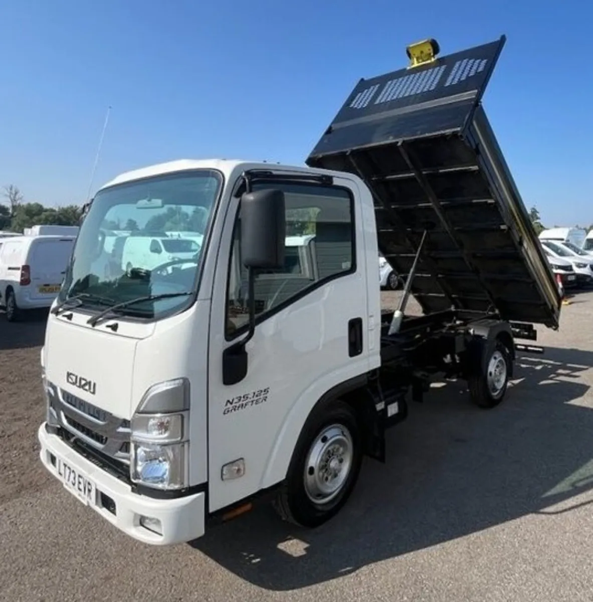 2023 Isuzu Grafter Tipper Van - Image 4
